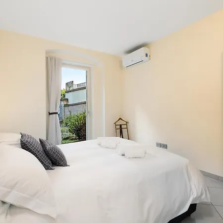 Bilocale Con Spazio Esterno Con Stazione 5' شقة *