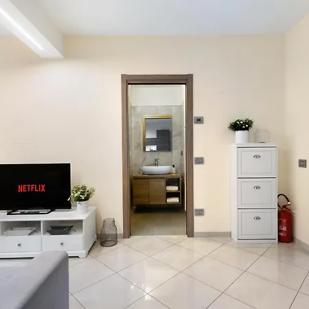 Bilocale Con Spazio Esterno Con Stazione 5' *