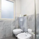 Bilocale Con Spazio Esterno Con Stazione 5' Apartment *