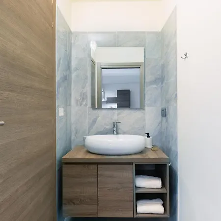 Bilocale Con Spazio Esterno Con Stazione 5' Daire Bergamo