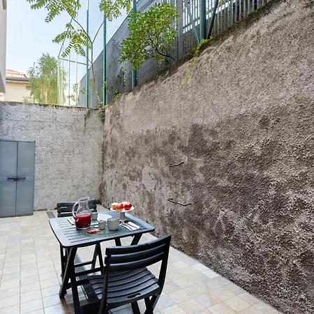 Bilocale Con Spazio Esterno Con Stazione 5' 贝尔加莫