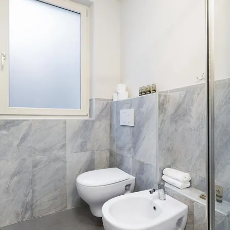 Bilocale Con Spazio Esterno Con Stazione 5' Daire *