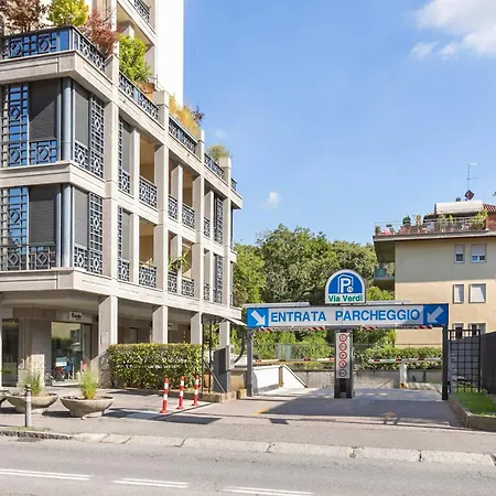 Bilocale Con Spazio Esterno Con Stazione 5' Apartament