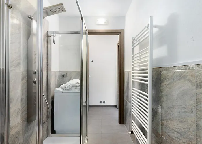 Bilocale Con Spazio Esterno Con Stazione 5'