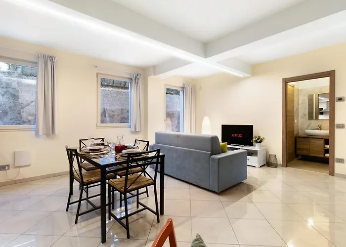 Bilocale Con Spazio Esterno Con Stazione 5' *